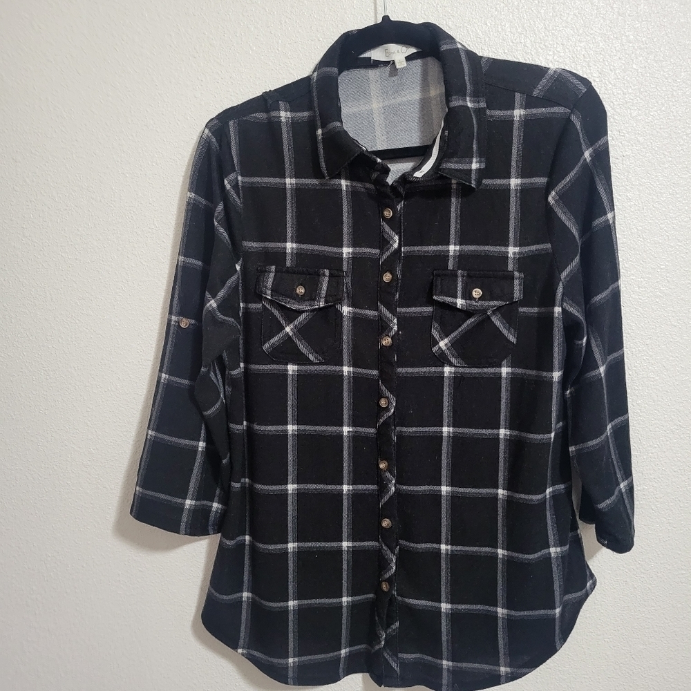 Eden & Olivia plaid top size large